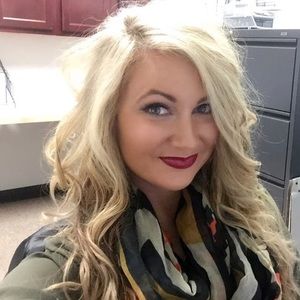 Meet your Posher, Lori